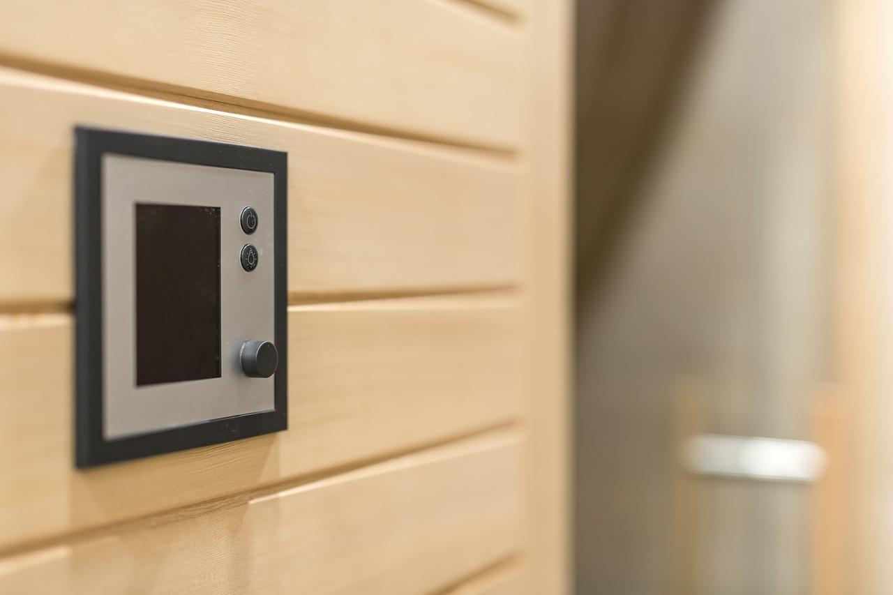 Merchants Crown Suites And Spa Прага Экстерьер фото A modern door bell