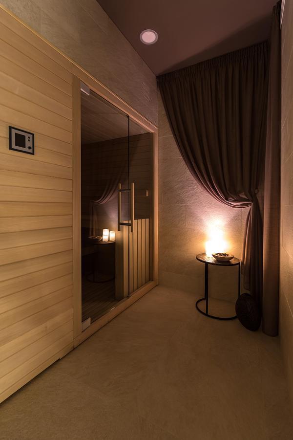 Merchants Crown Suites And Spa Прага Экстерьер фото A modern Finnish sauna