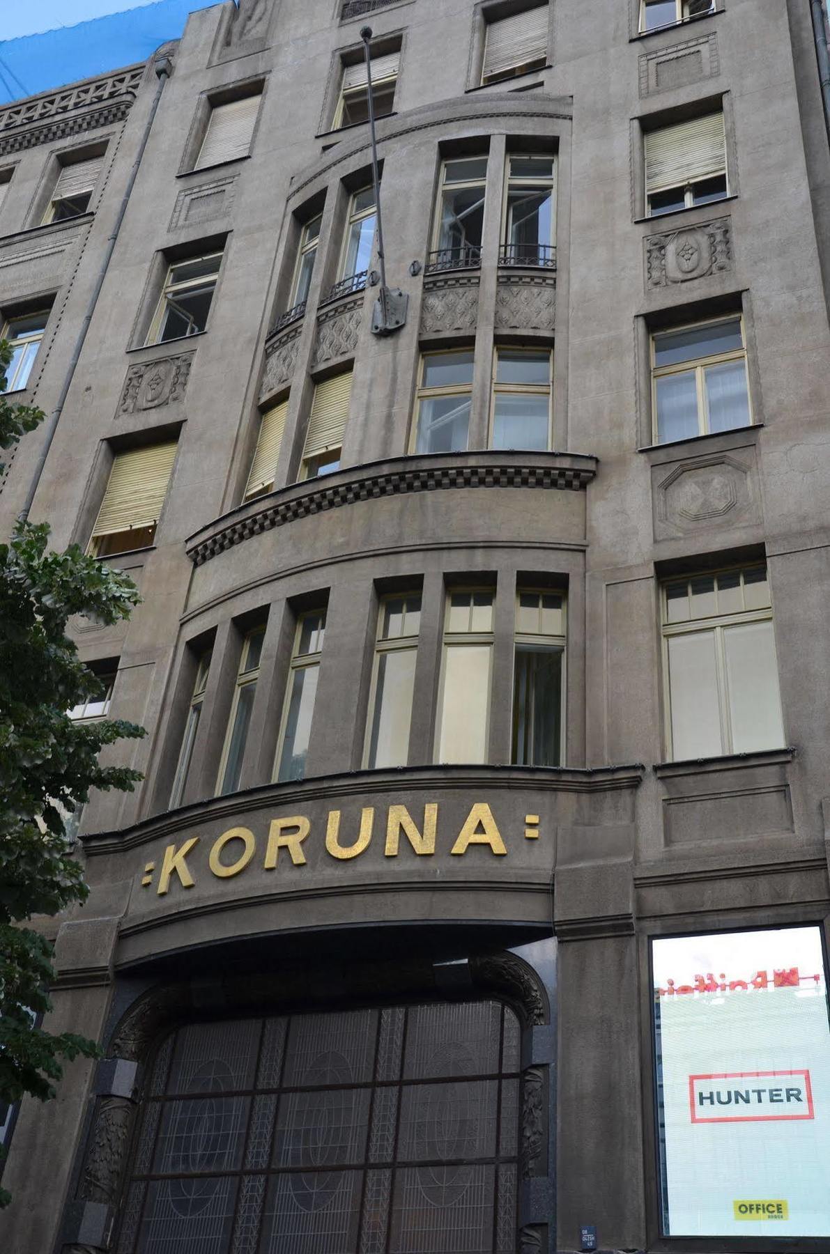 Merchants Crown Suites And Spa Прага Экстерьер фото